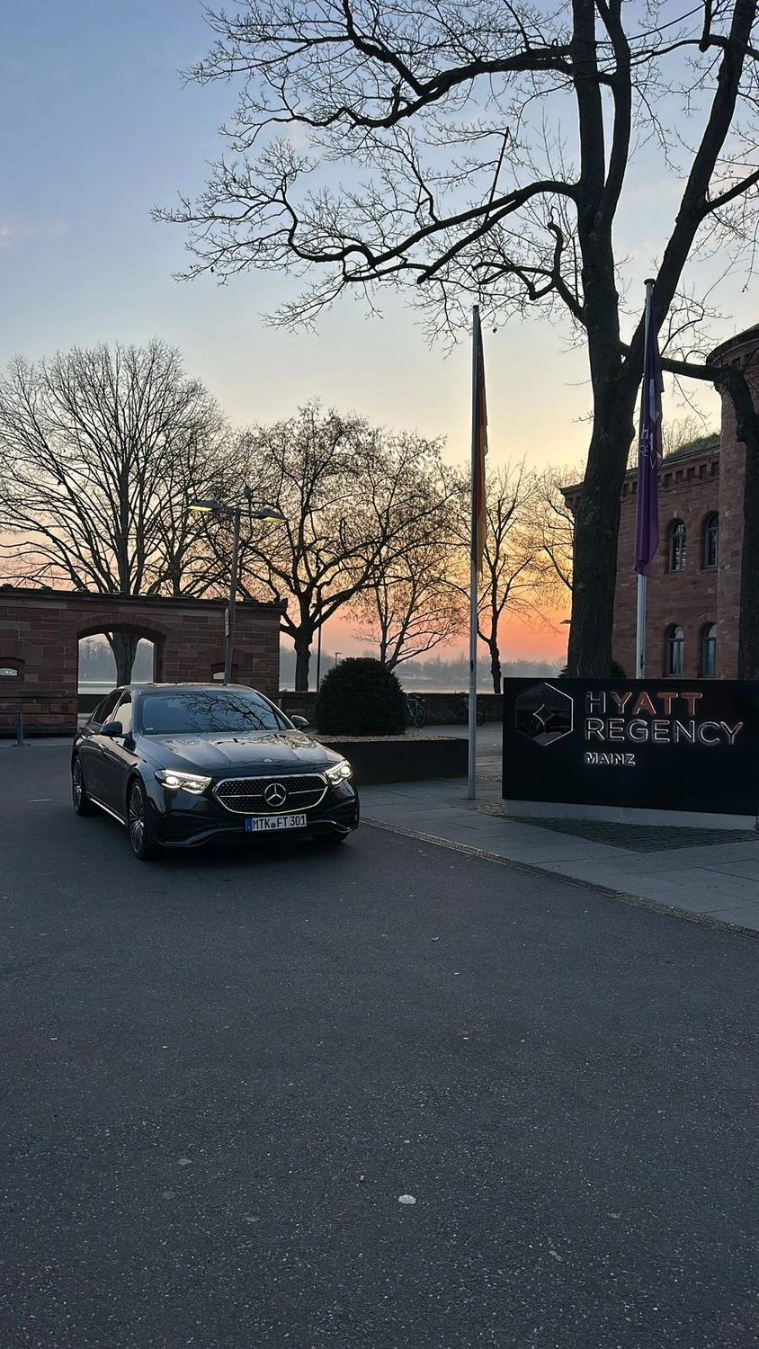 LIMOUSINENSERVICE TAUNUS - Premium Chauffeurservice - Auto